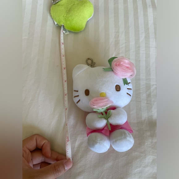 Sanrio Hello Kitty plush keychain - Picture 4 of 4